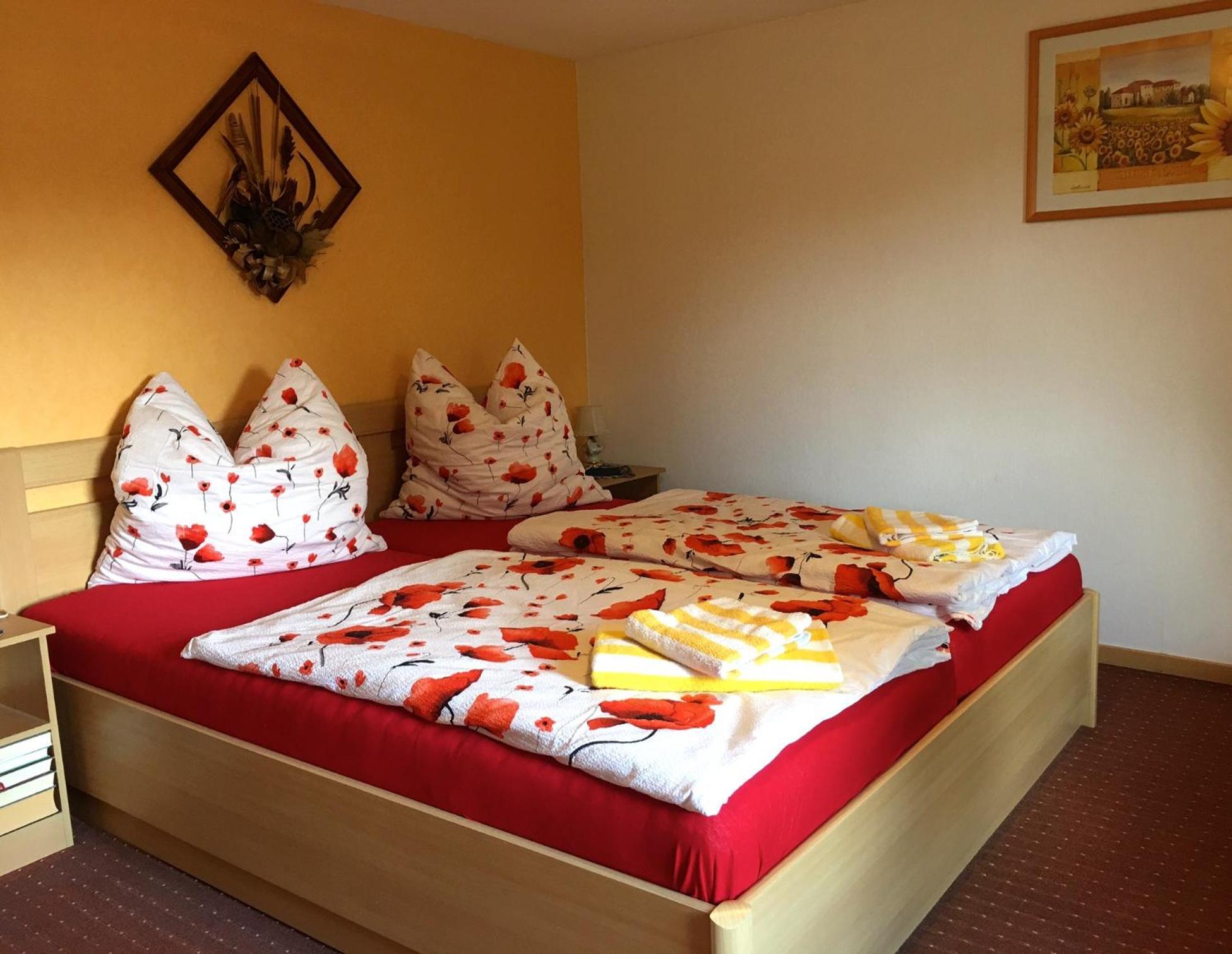 Ferienwohnung Rennsteigblick Suhl Luaran gambar
